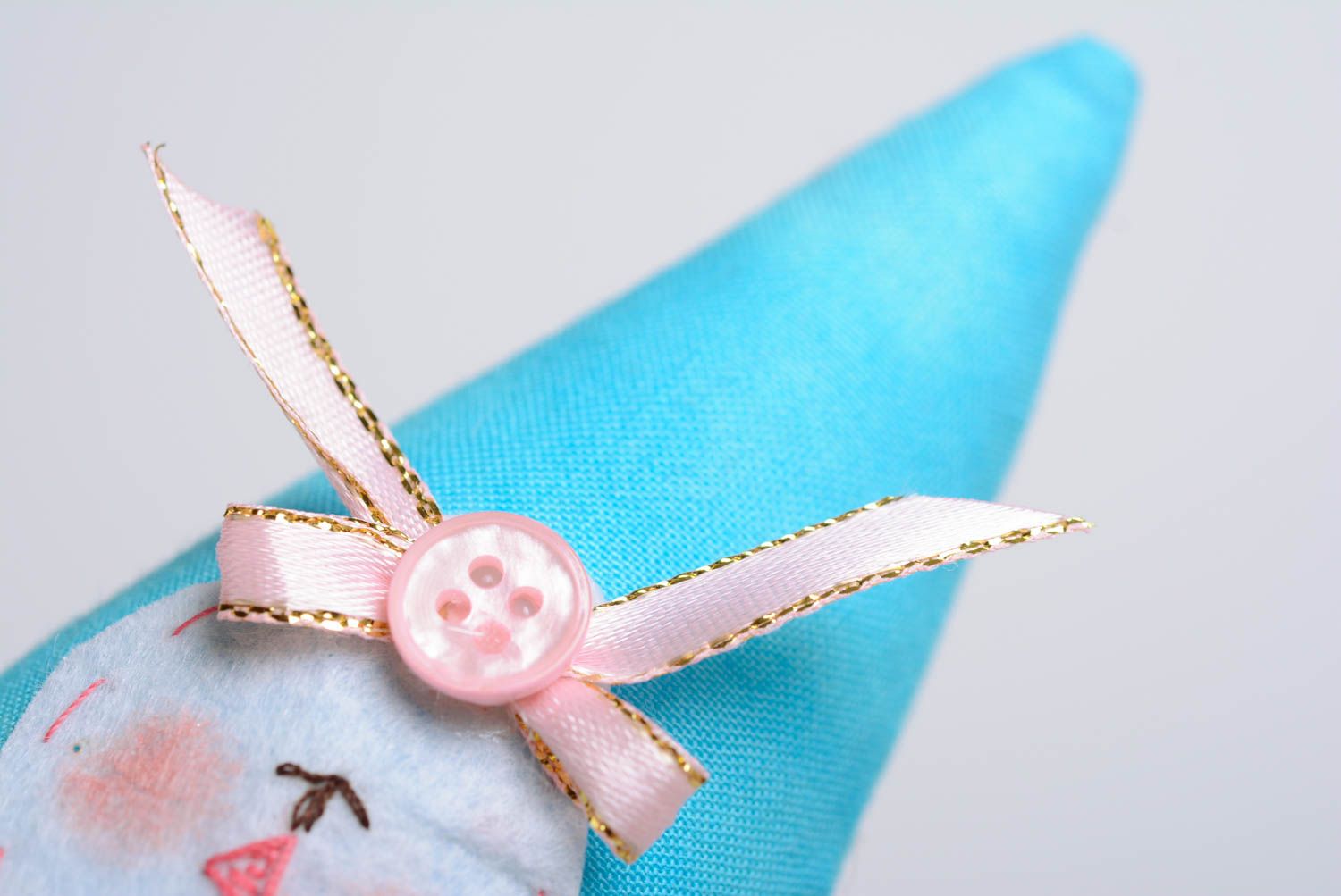Suspension décorative coeur bleue en coton avec lièvre faite main originale photo 5