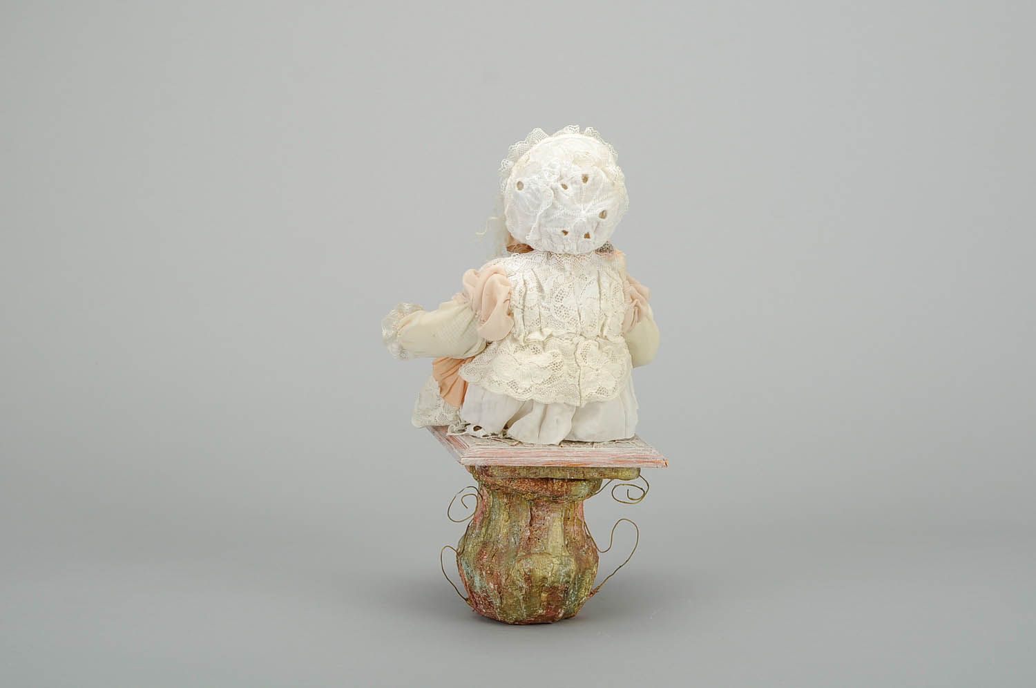 Muñeca de autor a imitación de la antigua El bebé con el conejito
 foto 4