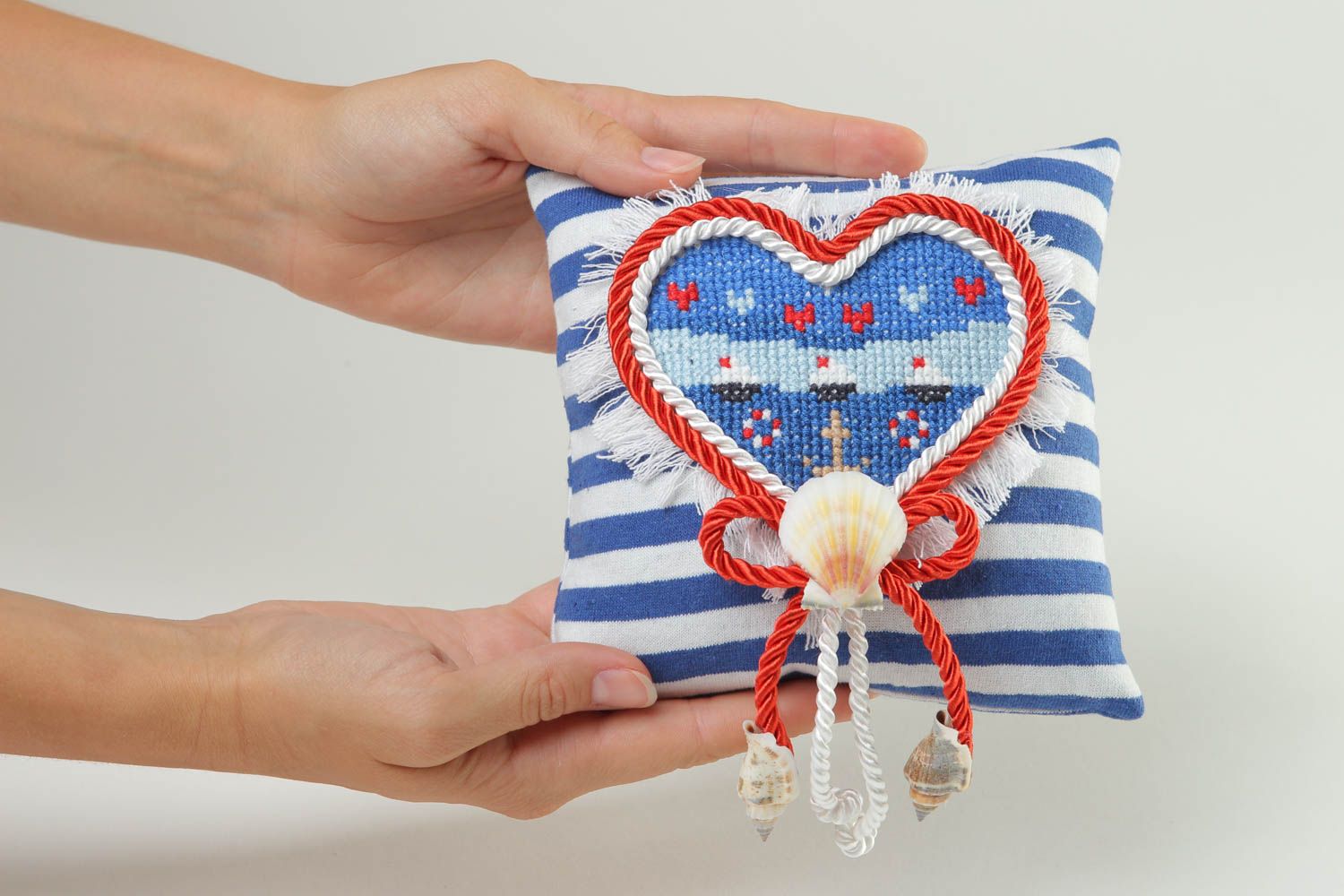 Stylish handmade ring bearer pillow handmade wedding accessories gift ideas photo 5