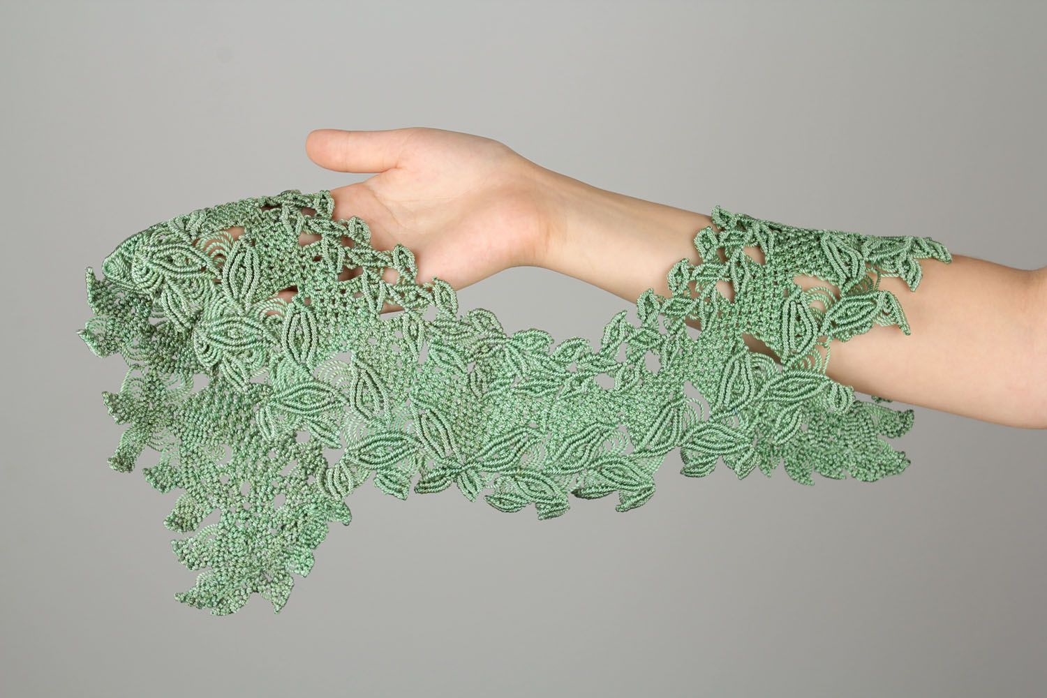 Green lace collar photo 5