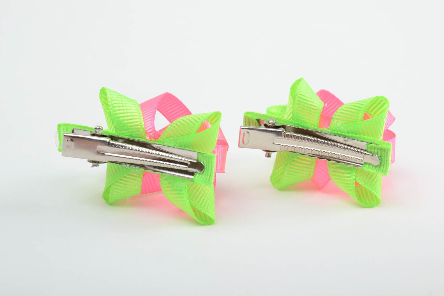 Set of 2 handmade decorative hair clips with colorful rep ribbon turtles for kids photo 4