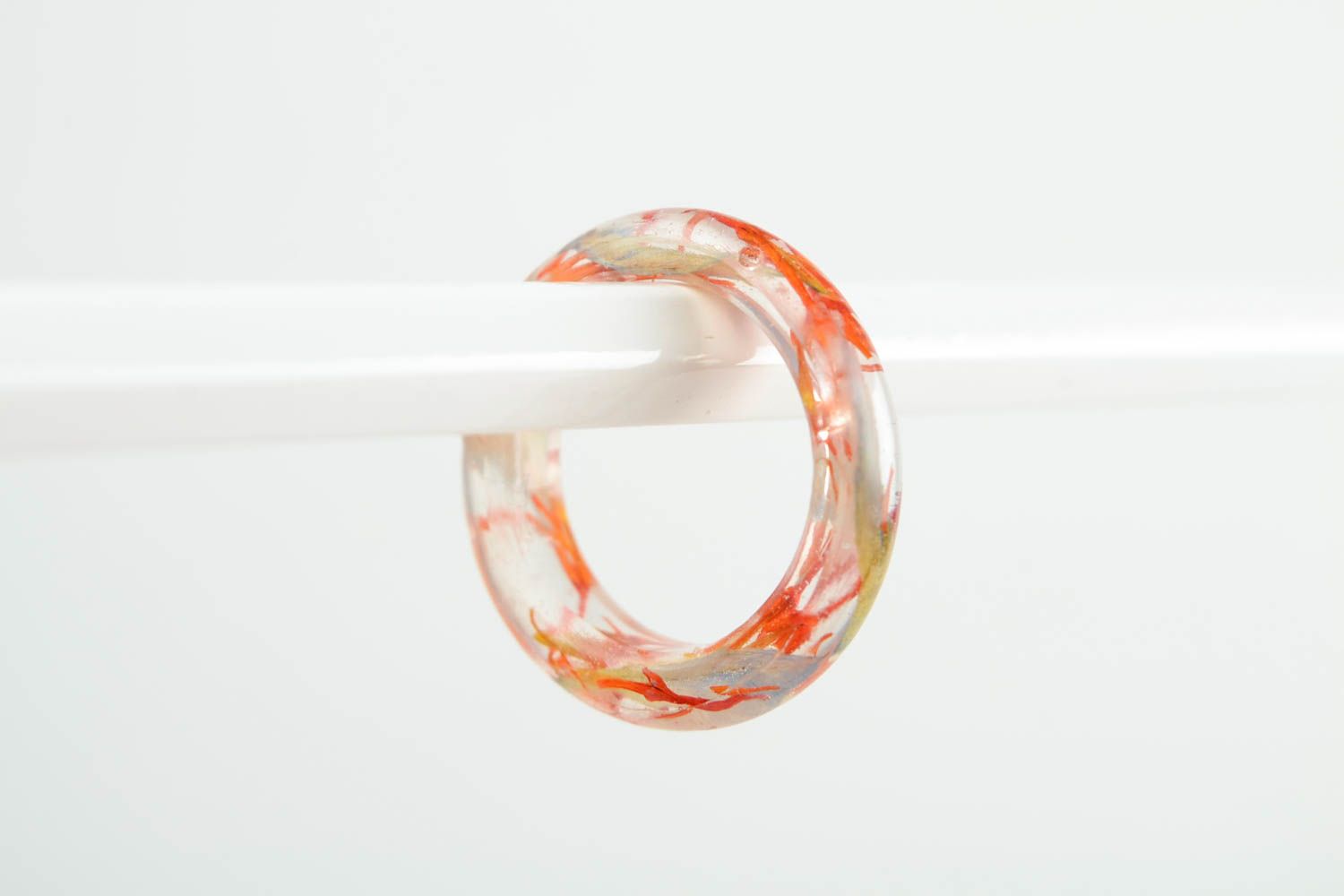 Кольцо ручной работы  кольцо необычное нежное кольцо из эпоксидной смолы фото 4