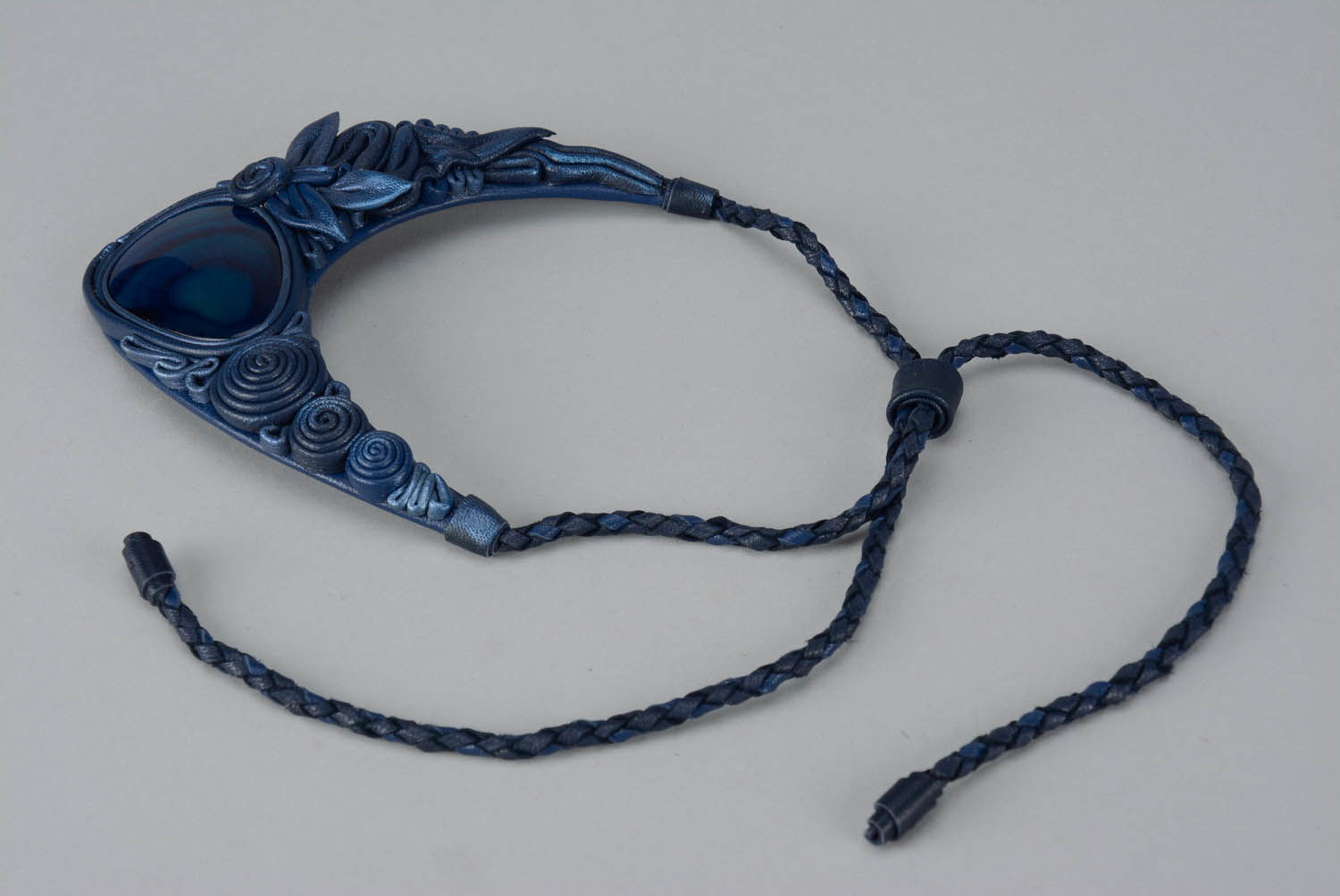 Leather necklace with horn photo 3