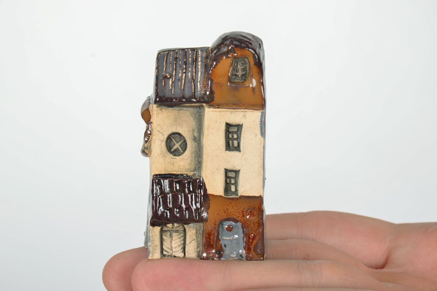 Figurine House photo 2