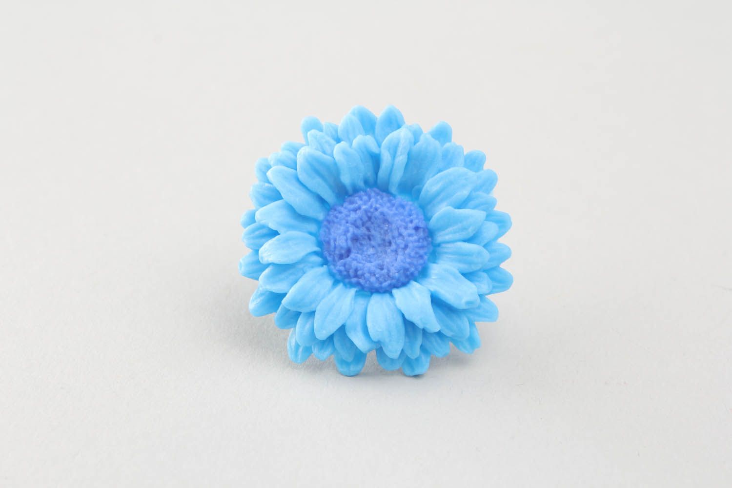 Голубое кольцо из полимерной глины  фото 2