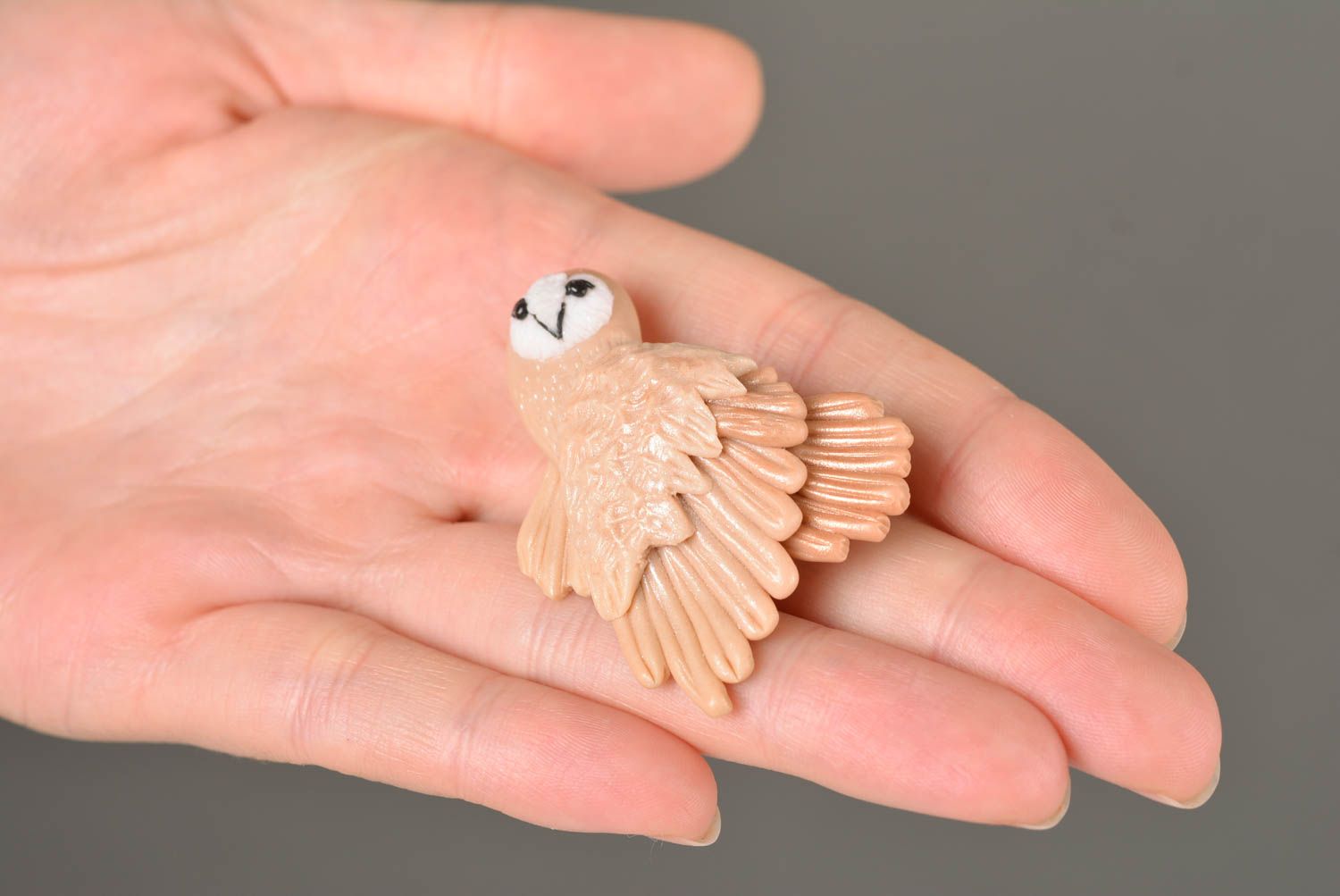 Handmade designer brooch in the shape of volume polymer clay beige owl bird photo 2