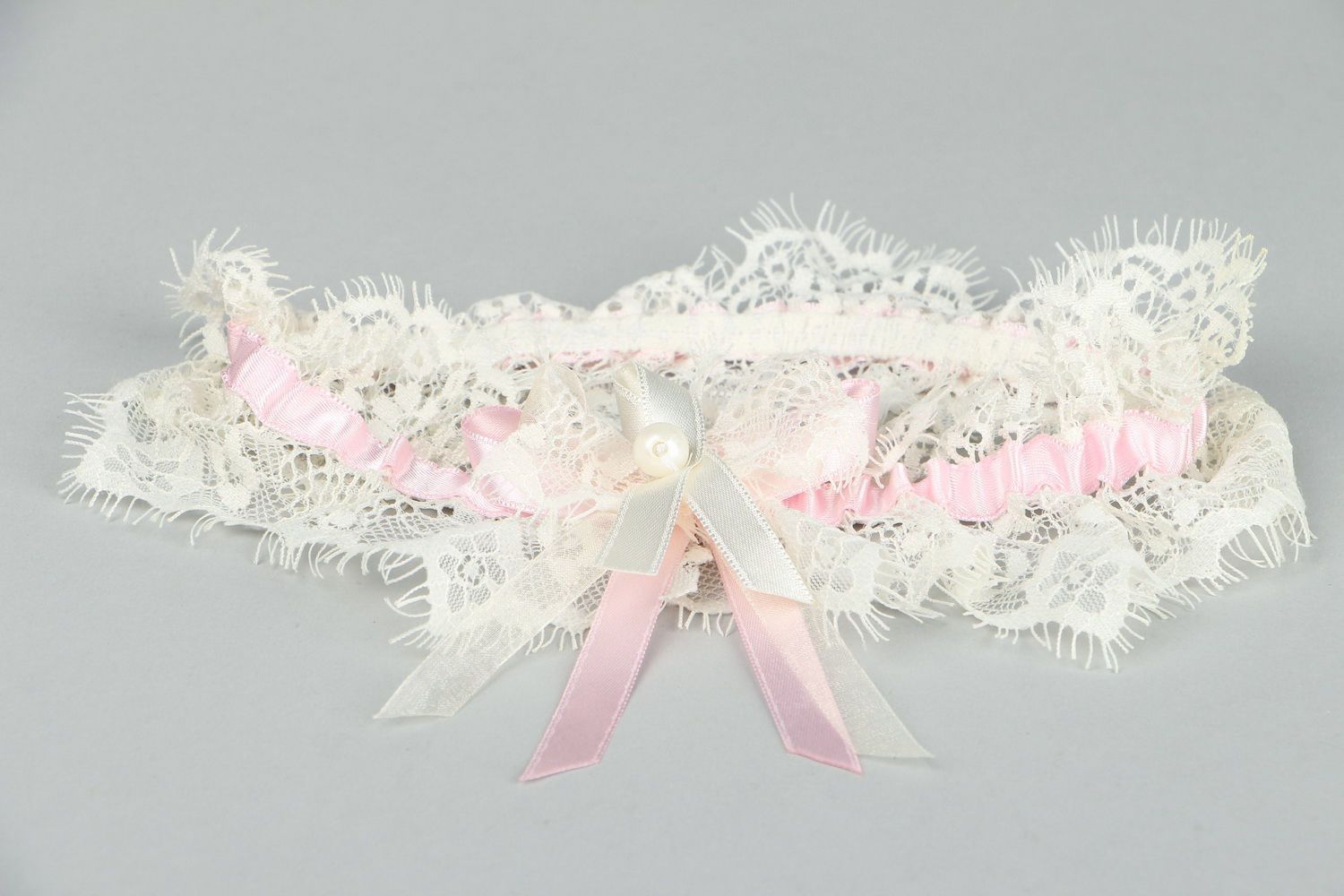 Bridal garter with lace photo 3