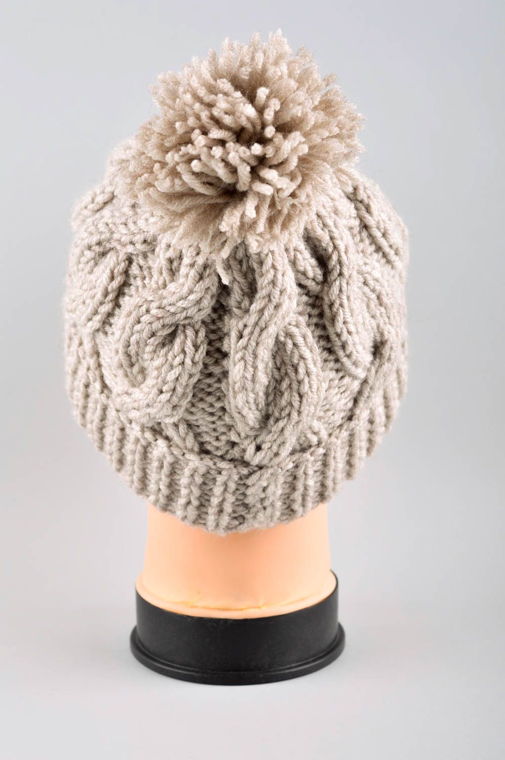 Damenmütze Winter handmade Damen Mütze mit Bommel Geschenke Ideen in Beige  foto 4