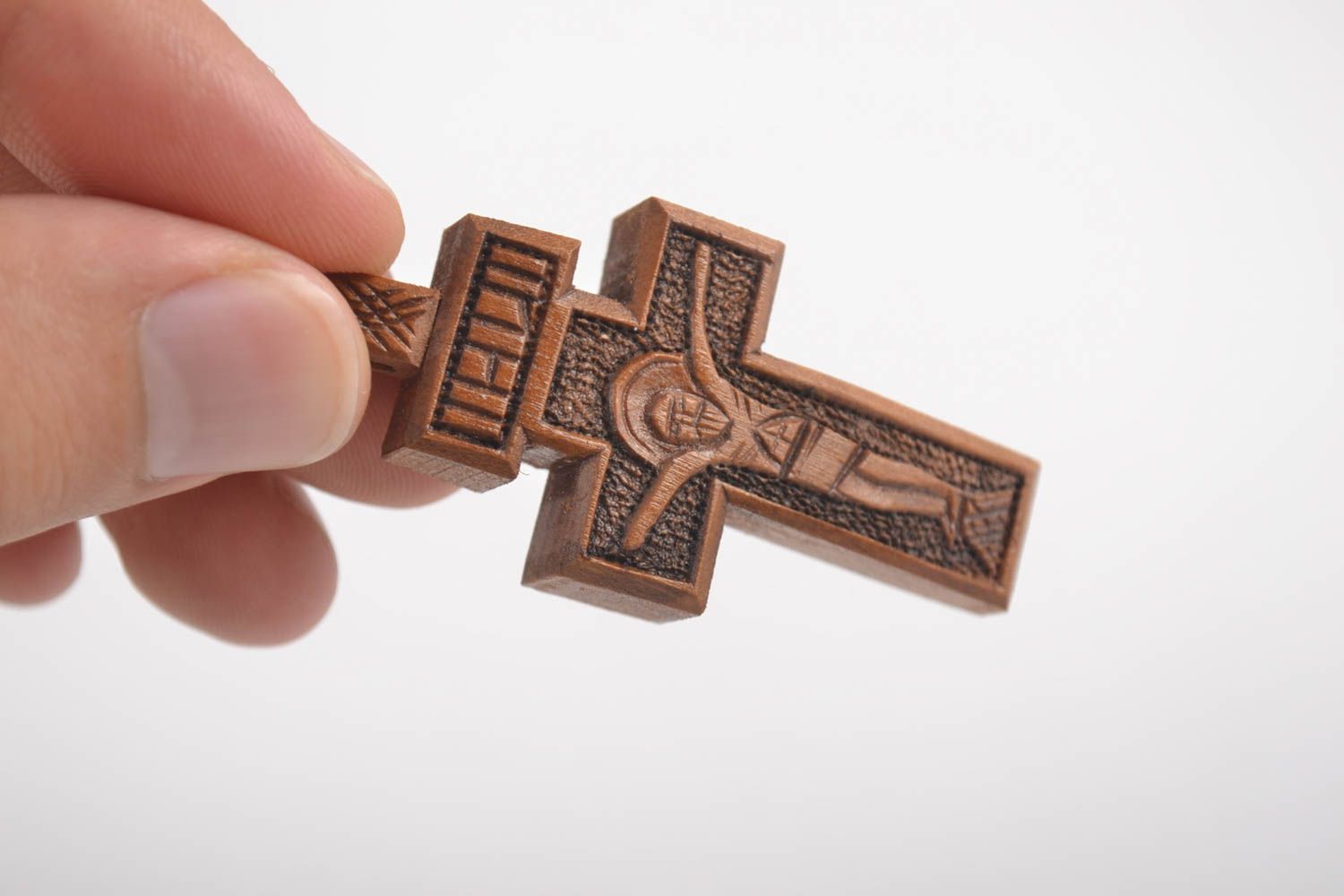 Croce di legno fatta a mano crocetta intagliata originale in legno con laccio
 foto 5