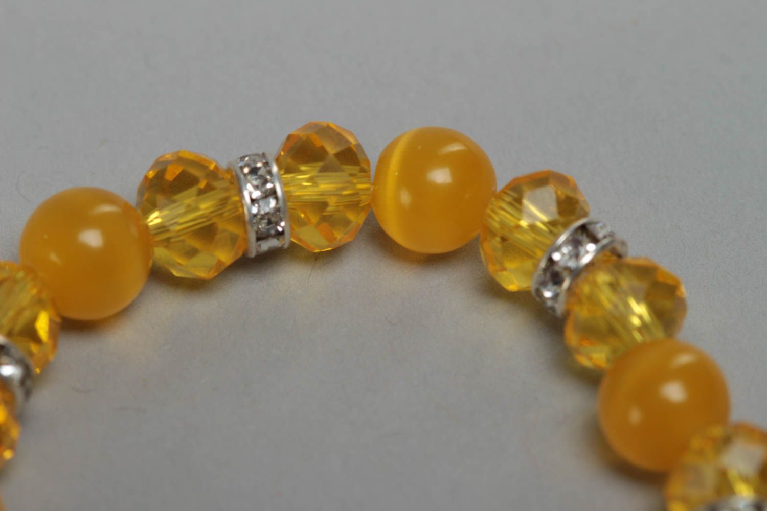 Bracelet fait main pour fille en perles de verre jaunes éclatant cadeau photo 4
