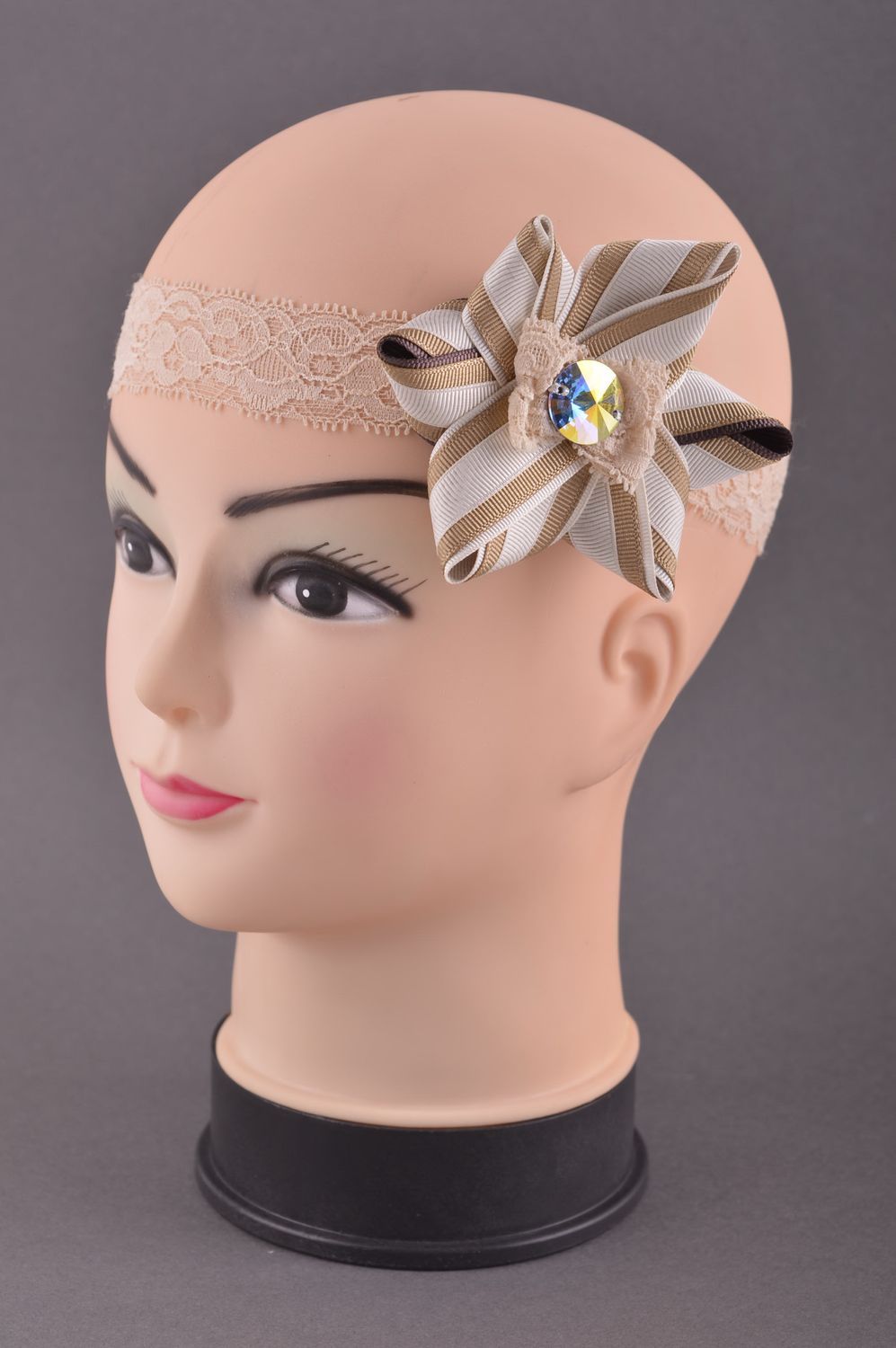Dünnes Haarband Handgemachter Schmuck Accessoire für Haare Blumen Haarband beige foto 1