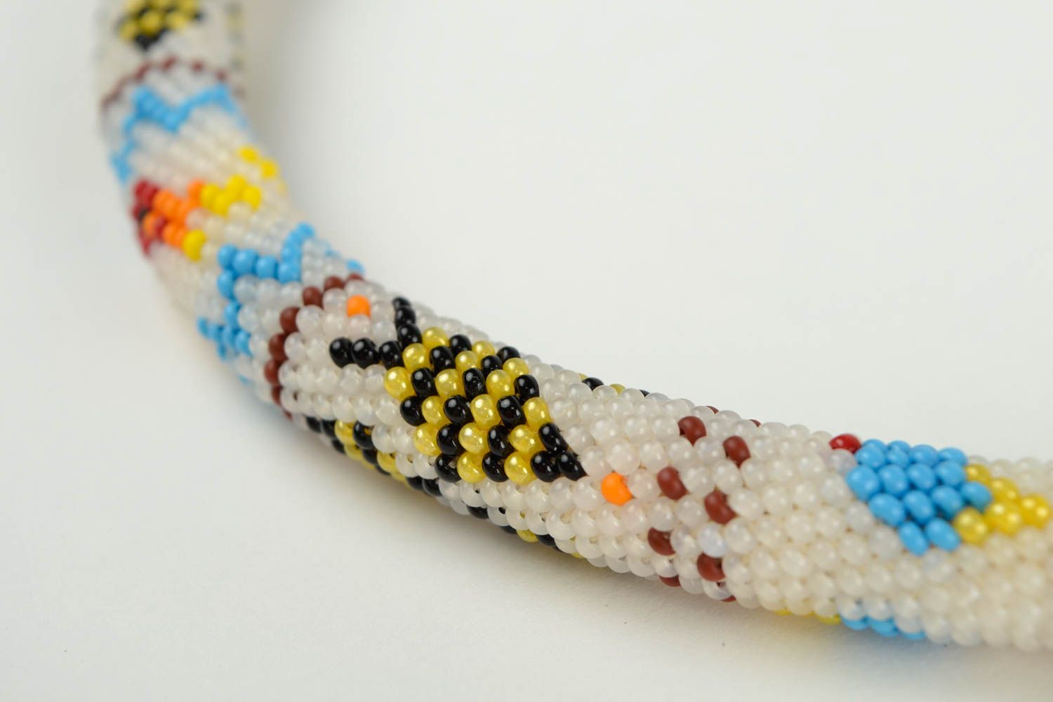 Collier spirale crochet Bijou fait main Accessoire femme perles rocaille design photo 3