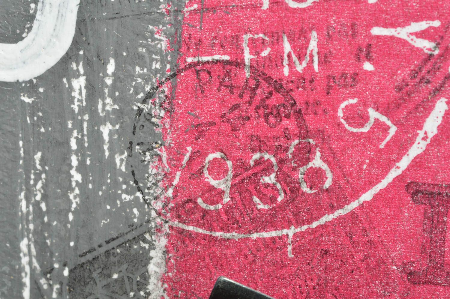 Серые квадратные часы на стену в технике декупаж ручной работы Нью-Йорк фото 3