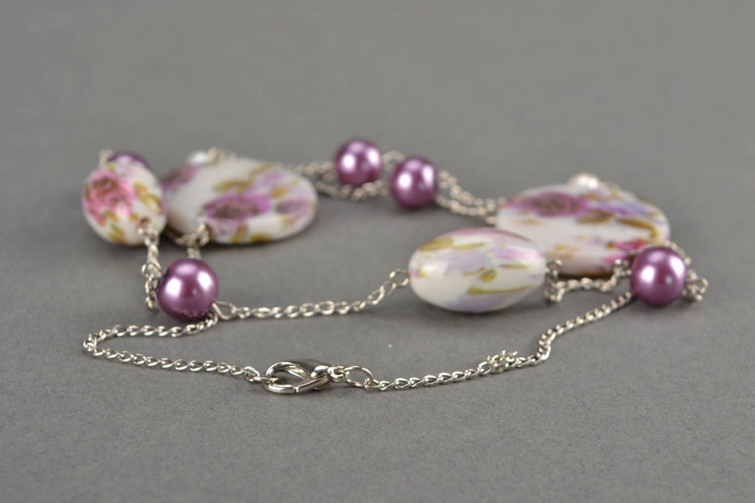 Necklace with artificial pearls  photo 5