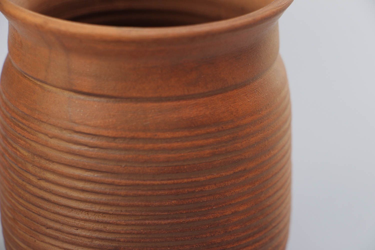 Vaso de arcilla grande artesanal marrón original de volumen de 200 ml foto 3