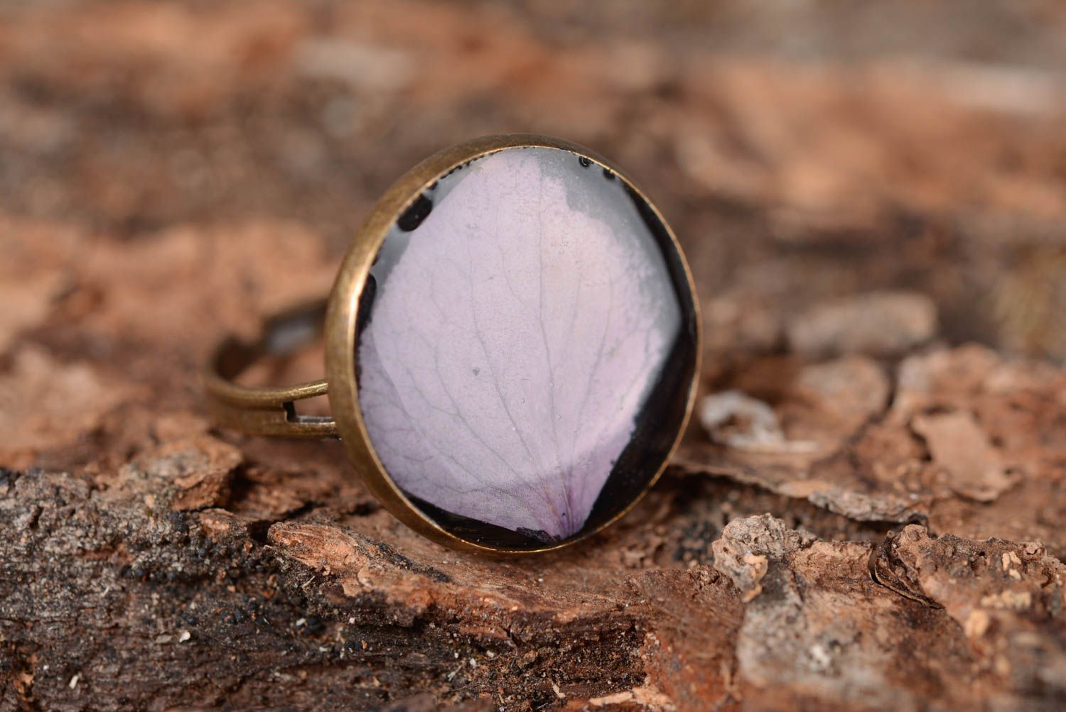 Кольцо ручной работы кольцо из эпоксидной смолы модное кольцо белый листик фото 3