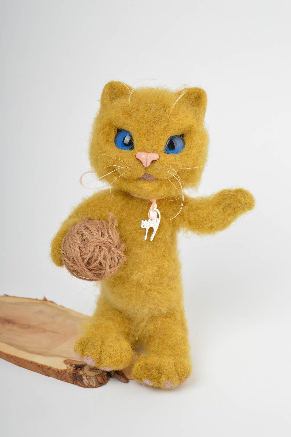 Handmade Katze Stofftier Deko Figur Geschenk Idee aus Wolle kleines Spielzeug foto 1