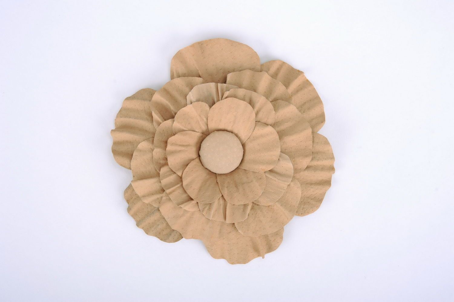 Handmade Brosche Beige Blume foto 3