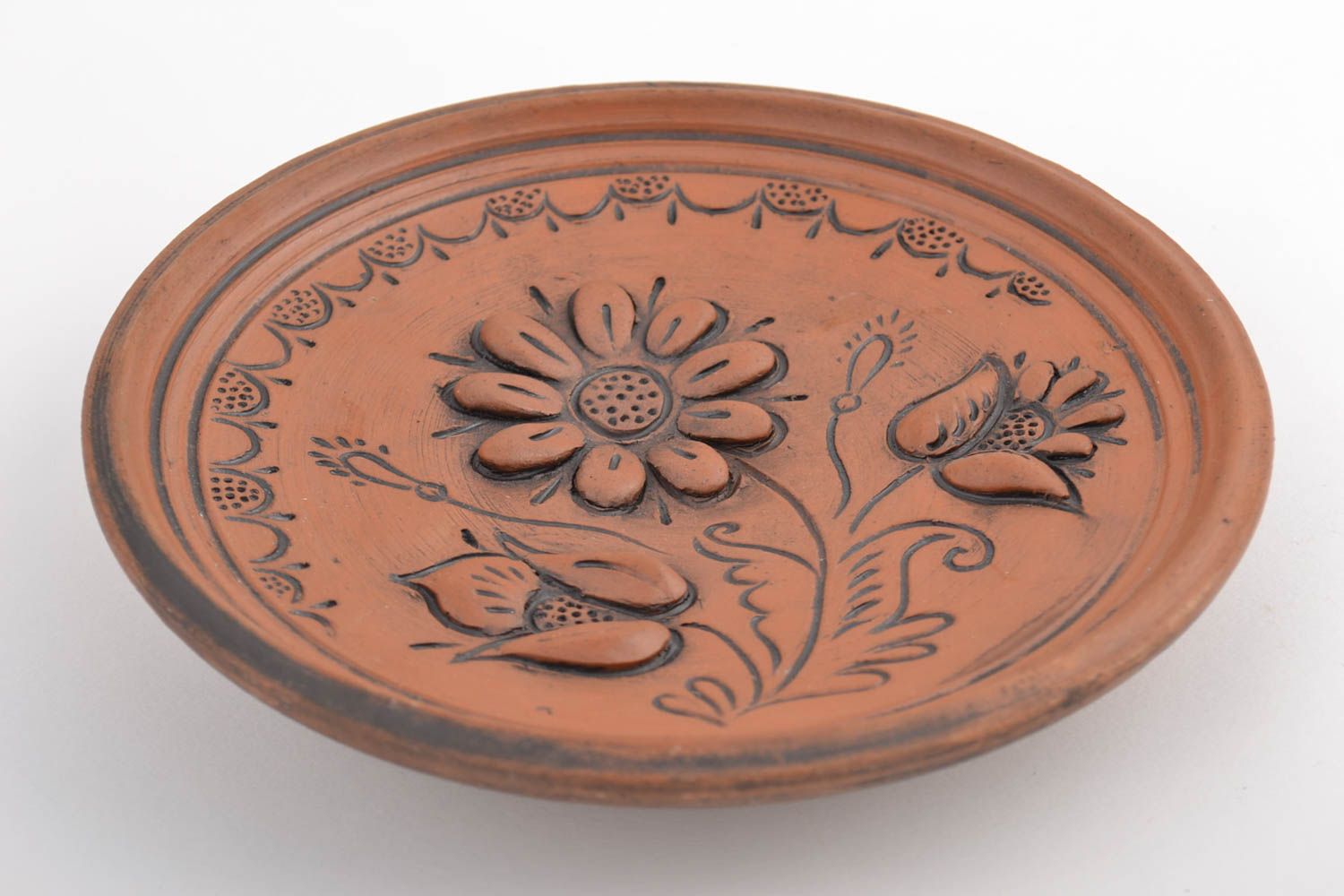 Handmade decorative ceramic wall plate with relief flower image kilned with milk photo 2
