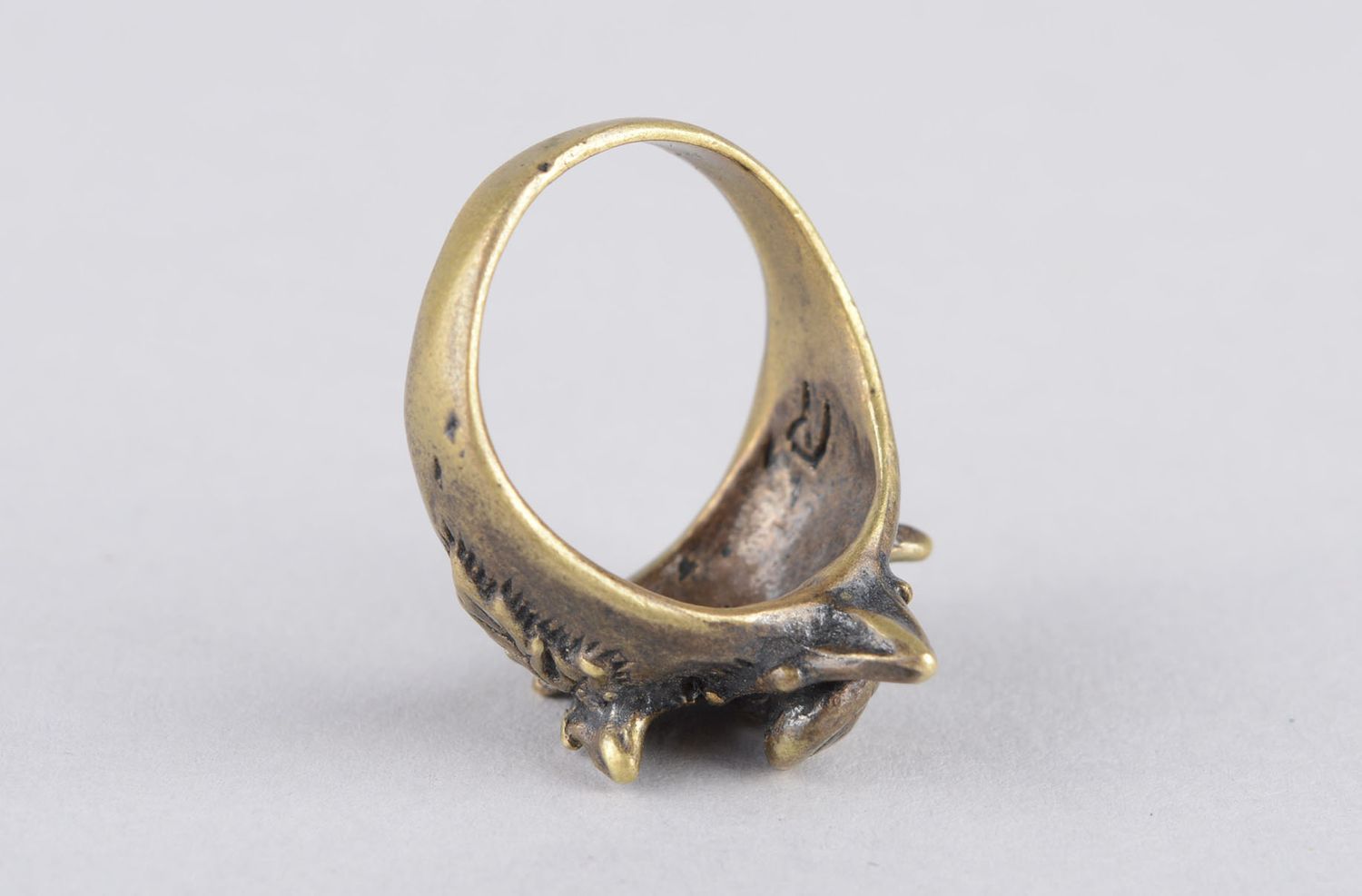 Кольцо ручной работы кольцо из бронзы женский перстень с цветами крупный фото 4