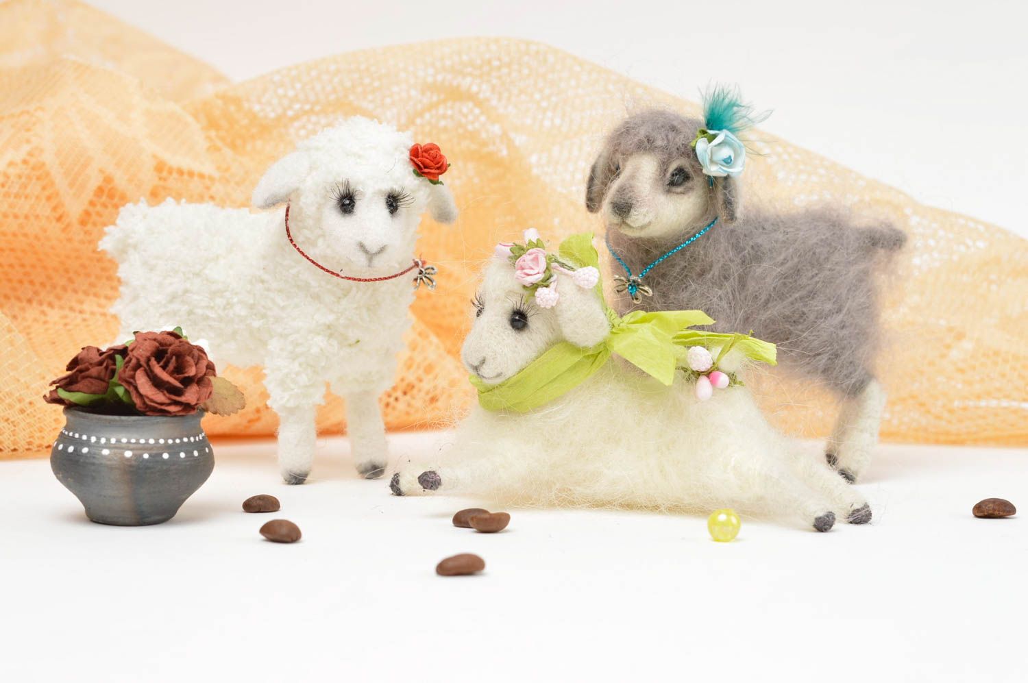 Handmade Spielzeug Set Stoff Tiere Geschenk Idee Kuschel Tiere Schafe schön foto 1