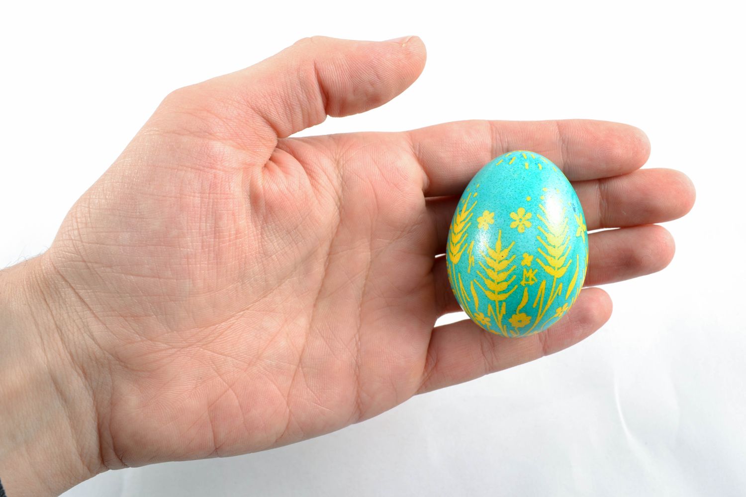 Yellow and blue Easter egg photo 2
