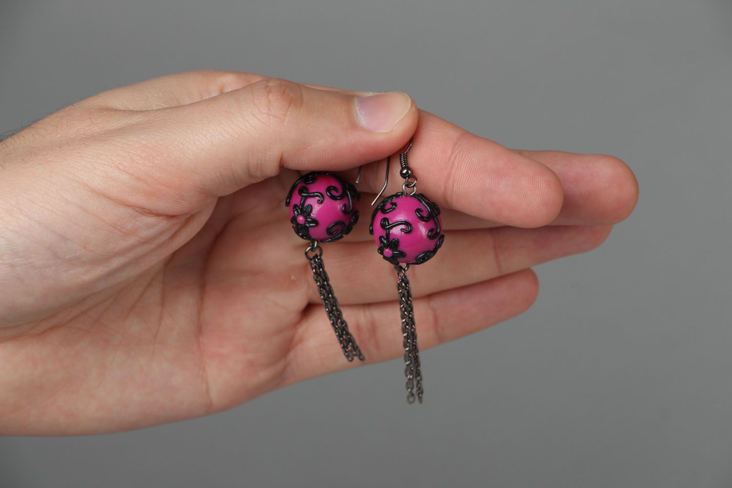Boucles d'oreilles pendantes lilas faites main photo 4