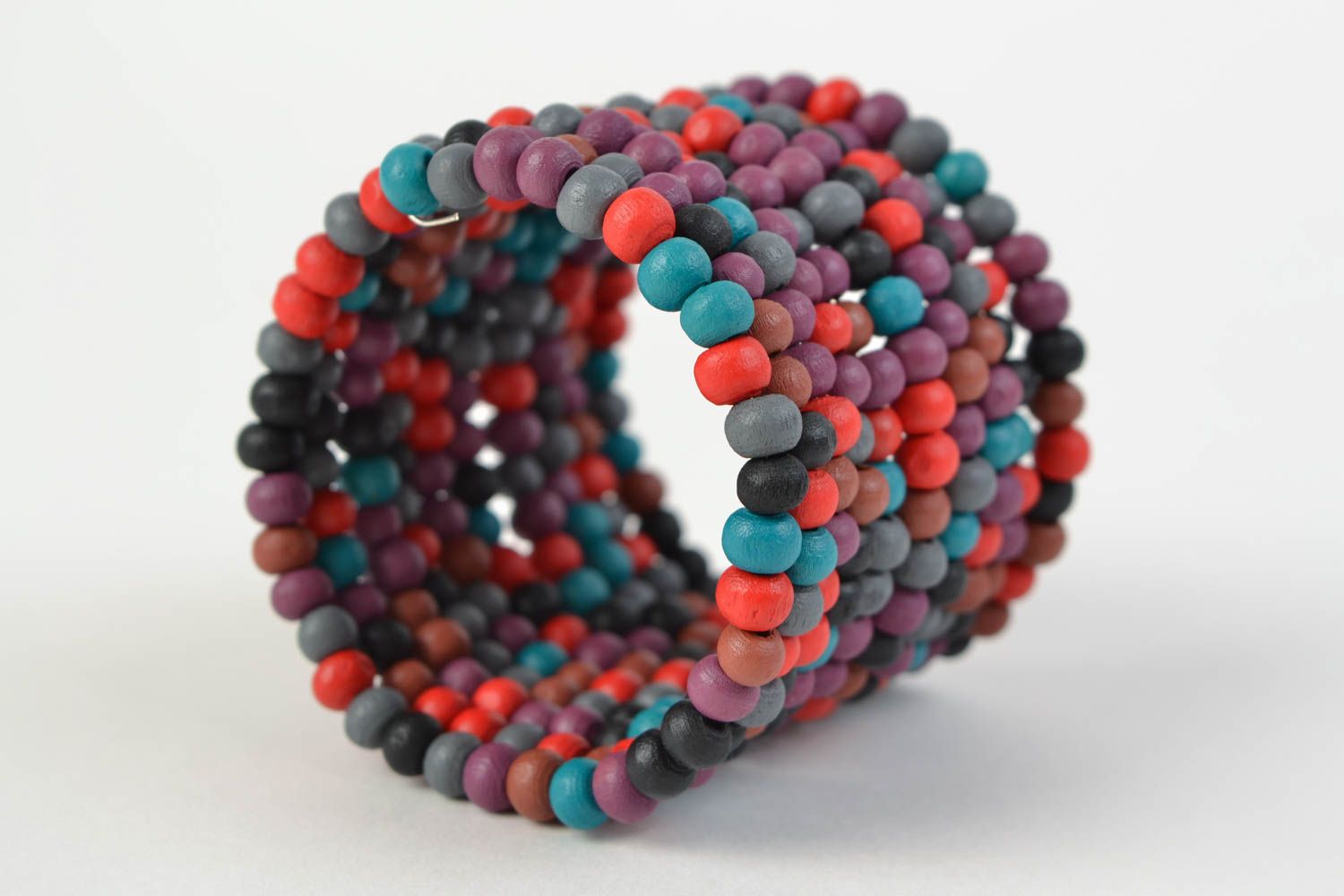 Bracelet de perles en bois large spiral multicolore foncé original fait main  photo 2