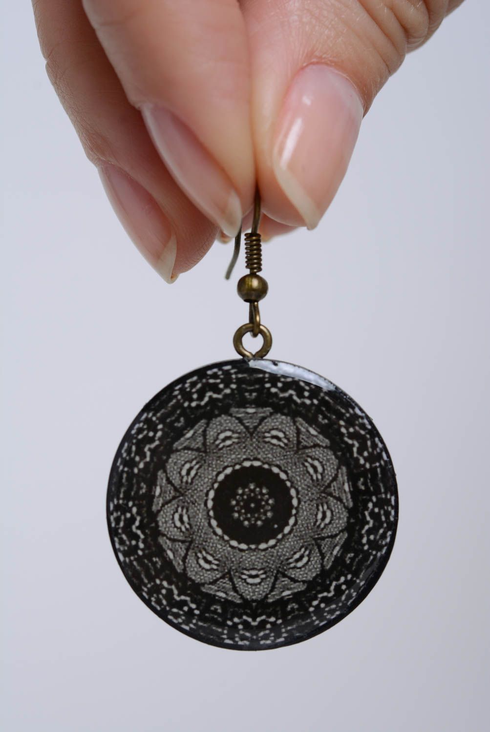 Schöne handmade Ohrringe aus Polymerton mit Muster in Decoupage Technik   foto 4