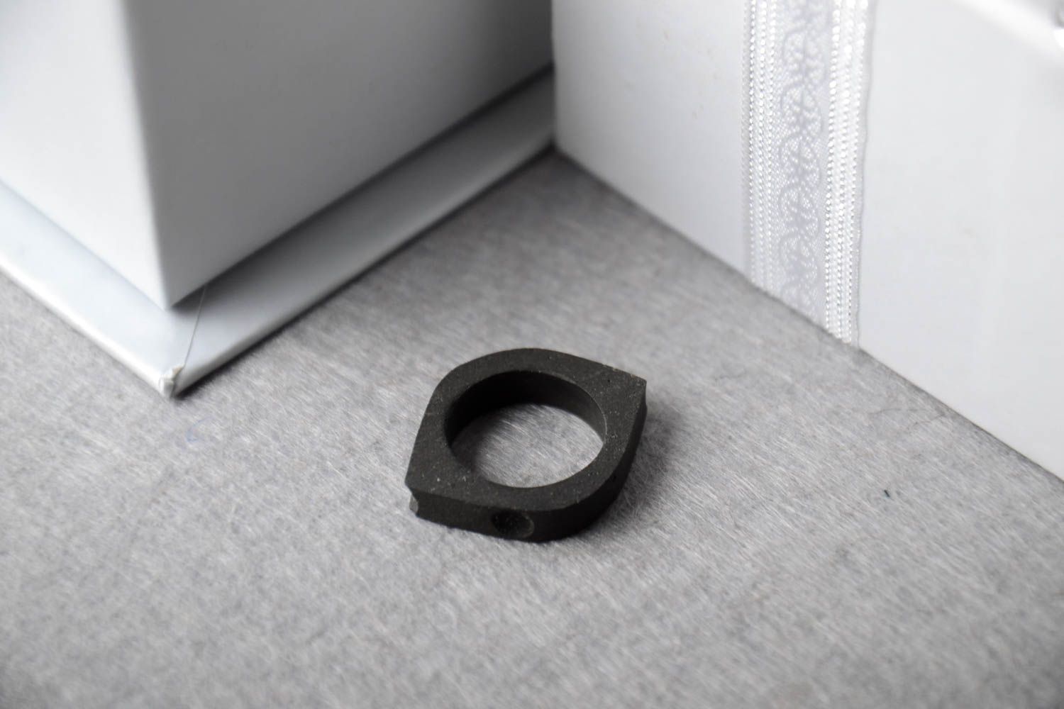 Кольцо ручной работы необычное кольцо черное стильное модное кольцо женское фото 1
