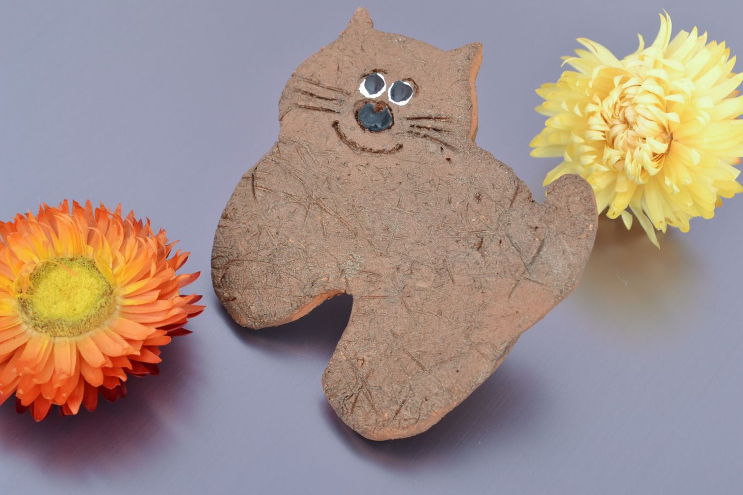 Handmade decorative ceramic painted refrigerator magnet in the shape of cat  photo 1