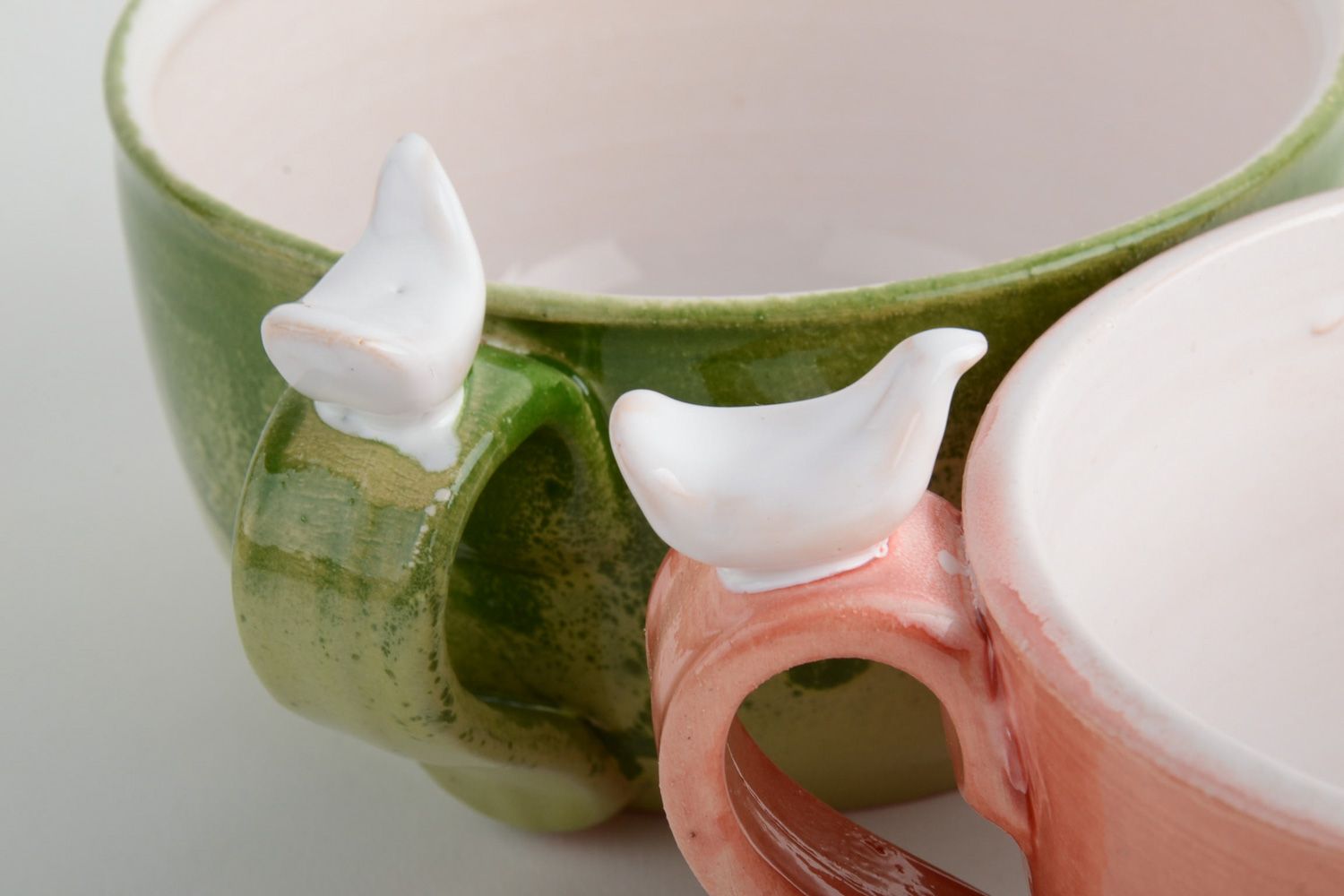 Tasses à thé céramiques faites main 2 pièces originales verte et rose peintes photo 3