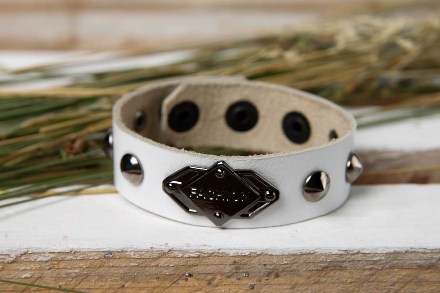 Handmade leather wrist bracelet artisan jewelry designs fashion trends photo 1