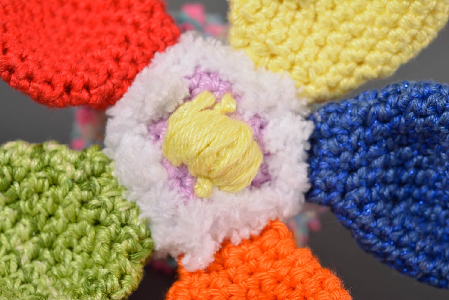Handmade Häkel Kuscheltier Rassel Spielzeug Geschenk Idee Blume aus Stoff bunt foto 5