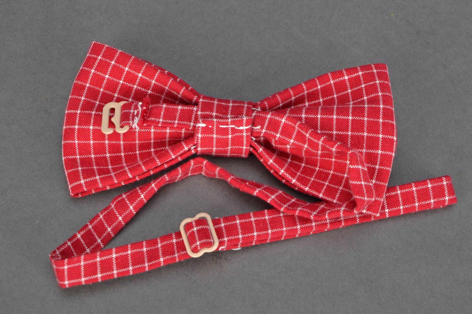 Red and white checkered bow tie made of cotton photo 4