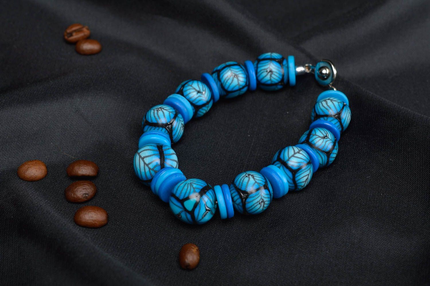Handgemachtes Designer Armband aus Polymerton in blauen Farben für Damen foto 1