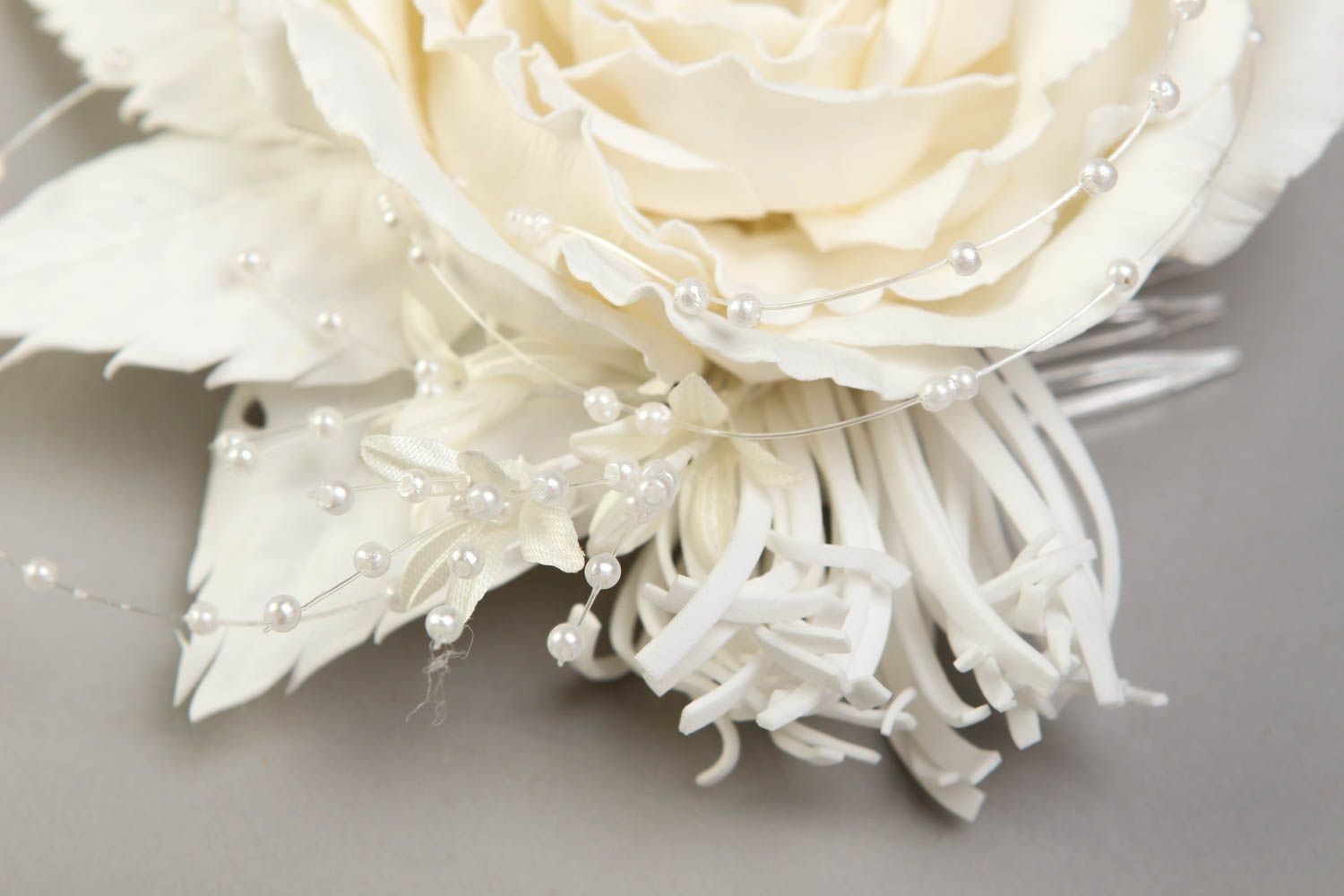 Peineta con flor hecha a mano adorno para el pelo accesorio para peinado blanco foto 3