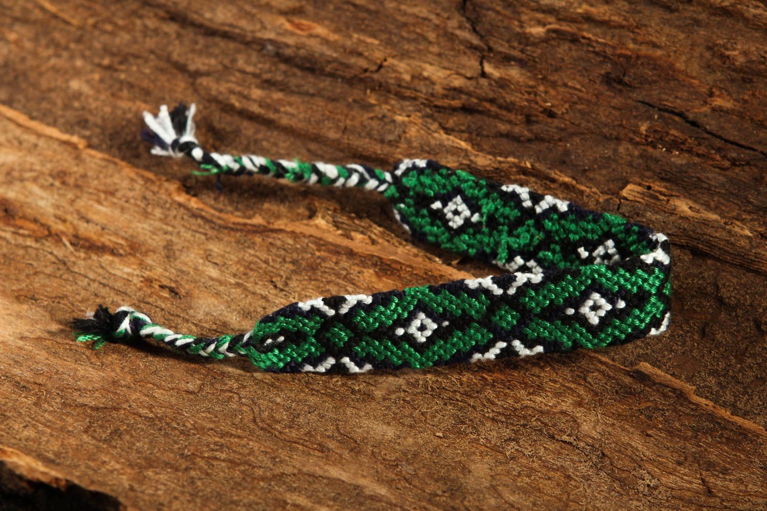 Bracelet vert Bijou fait main tressé large design tendance Cadeau pour femme photo 1