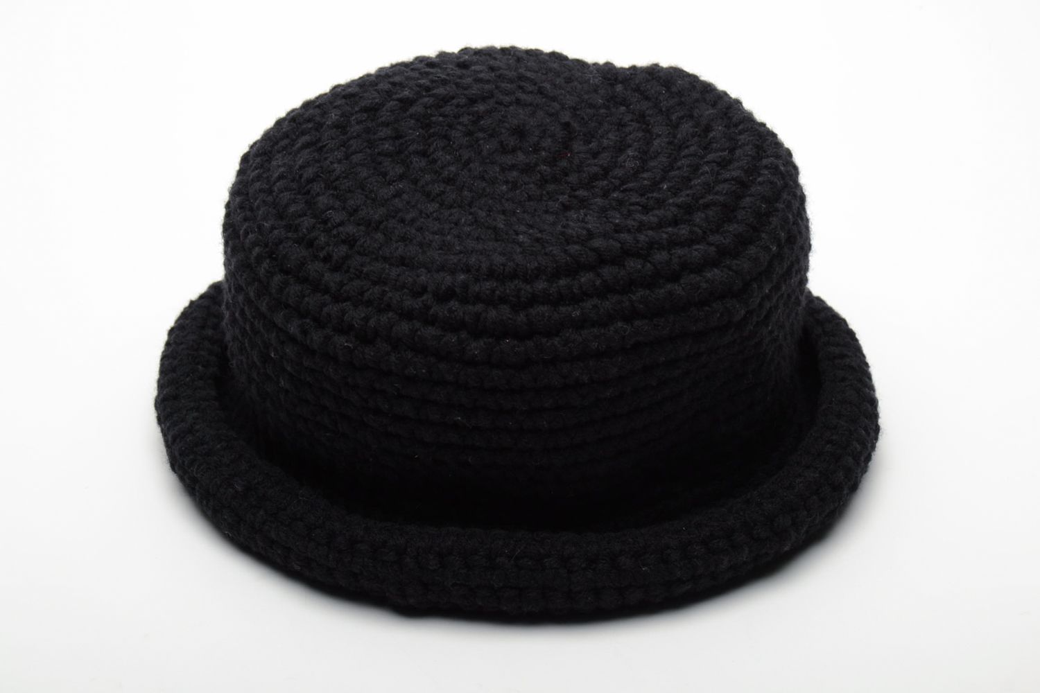 Black crochet winter hat photo 3
