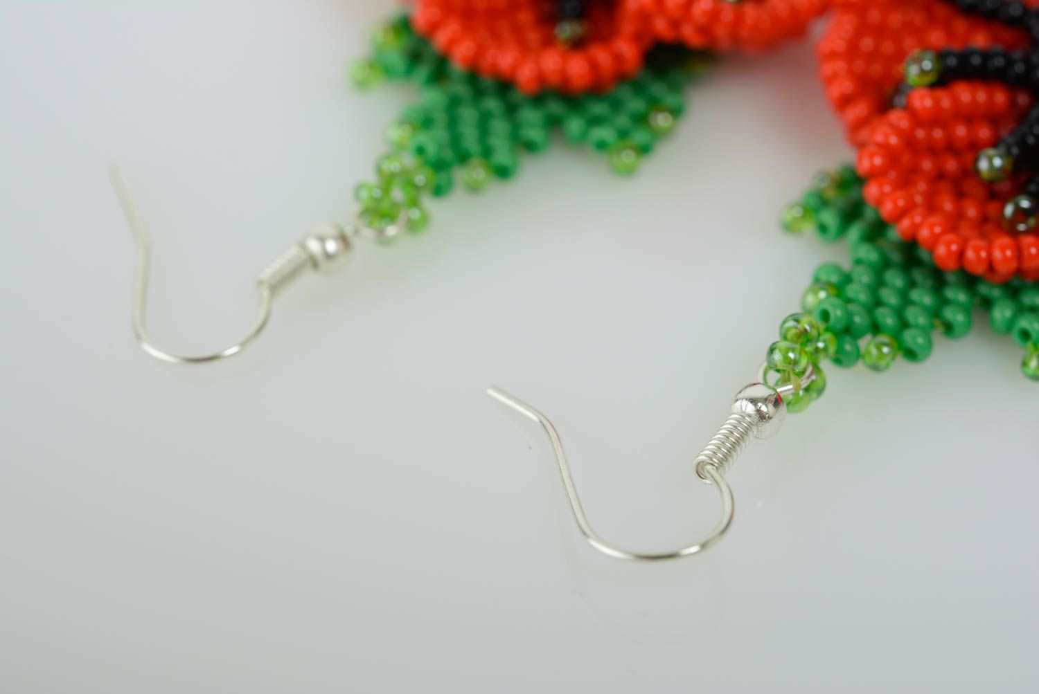 Boucles d'oreilles artisanales faites main en perles de rocaille Pavots festives photo 5