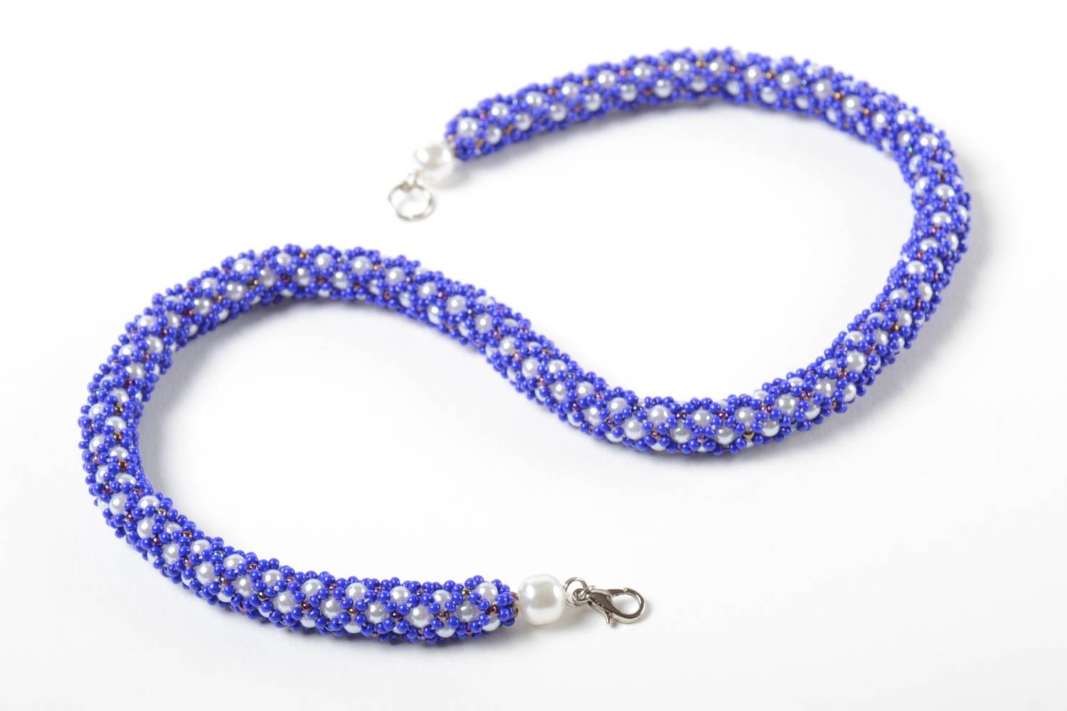 Collier bleu en perles de rocaille tchèques et perles plastiques fait main photo 5