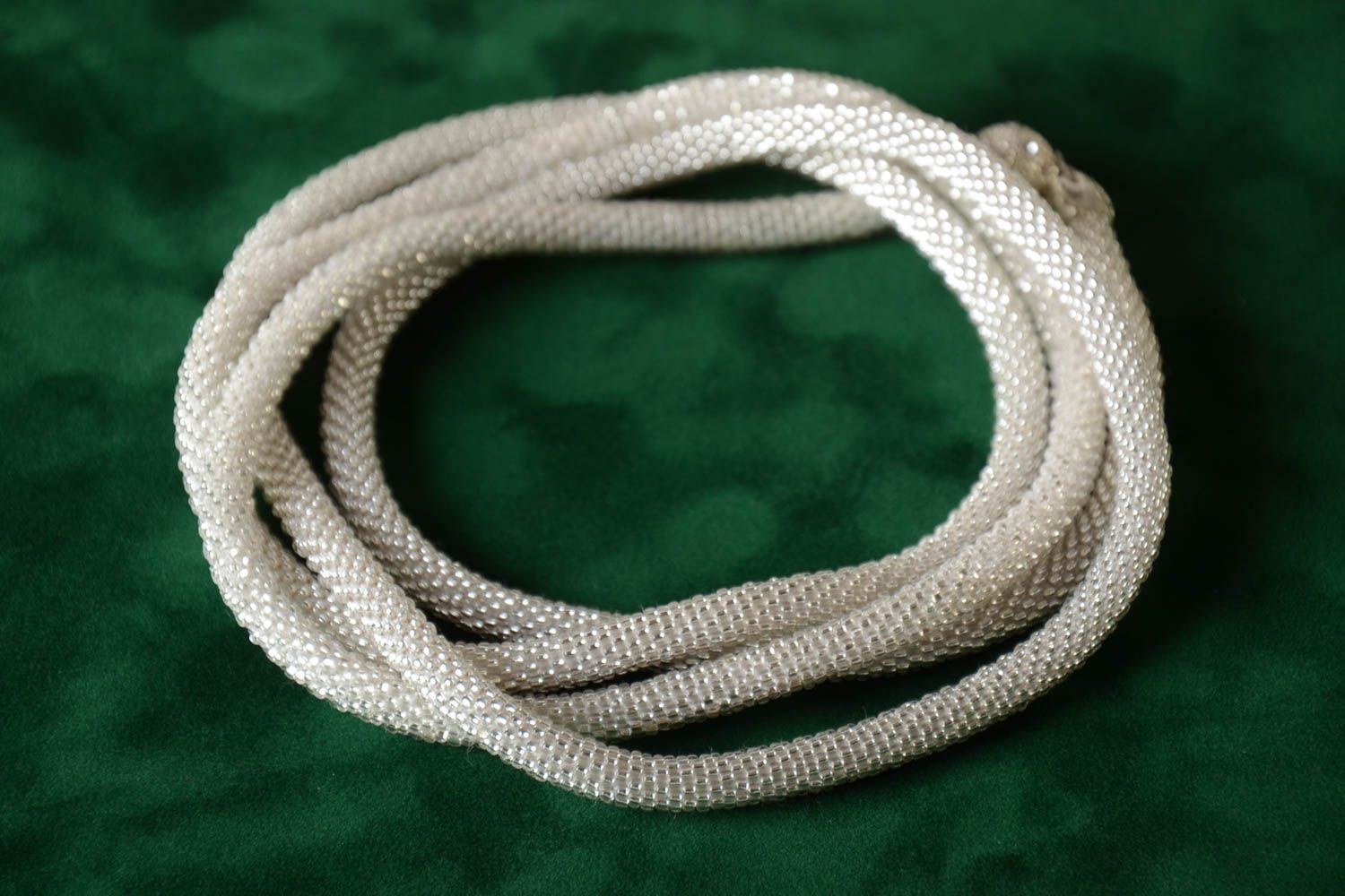 Collier spirale Bijou fait main Cadeau femme blanc en perles de rocaille photo 1