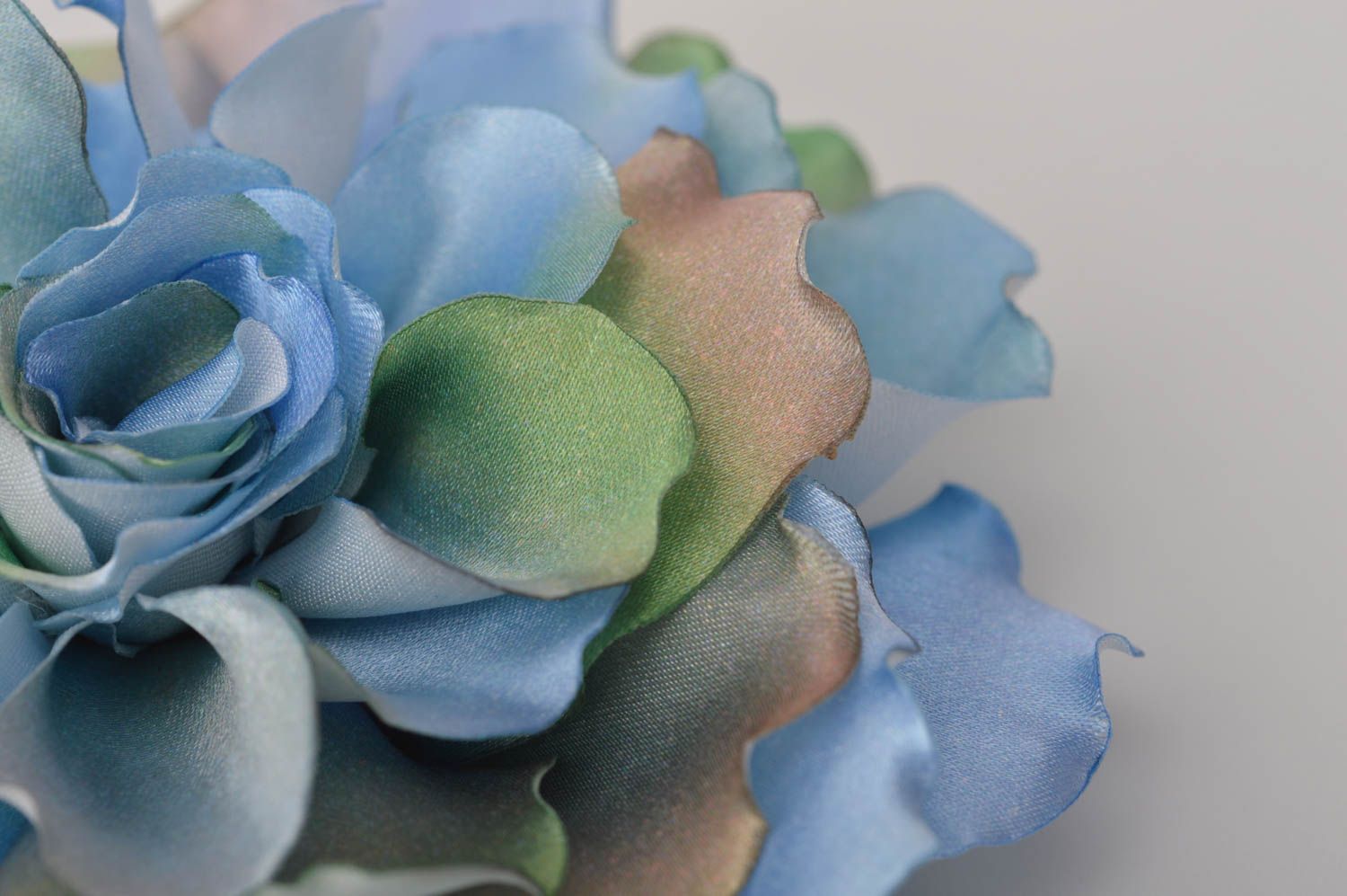 Handmade blaue Schmuck Brosche Haarspange Blume Haar Accessoires aus Atlas foto 5