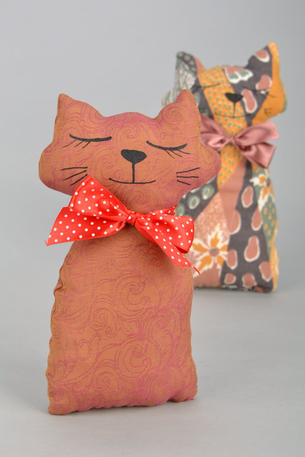 Soft toy Cat with a Bow photo 1