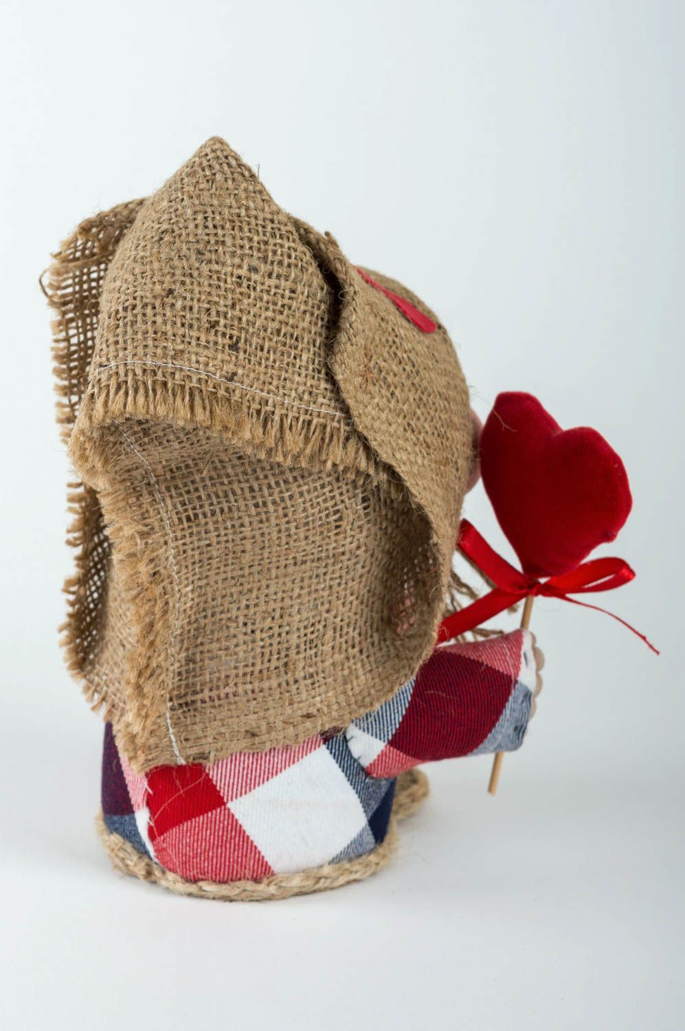 Текстильная кукла домовенок с сердечком ручной работы для декора интерьера фото 3