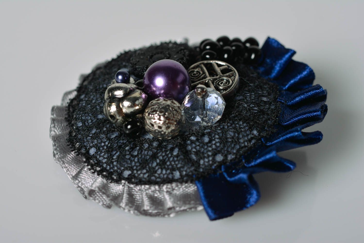 Broche bleue faite main Accessoire femme design original Cadeau pour femme photo 3