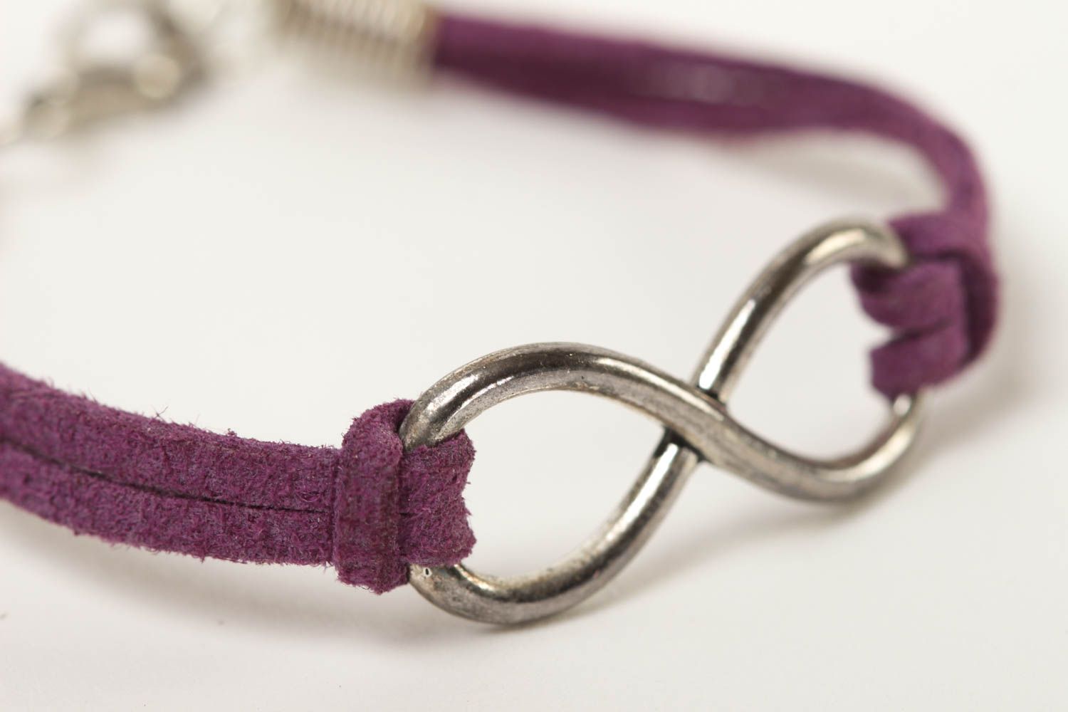 Bracelet infini Bijou fait main violet fin en daim Cadeau pour femme original photo 2