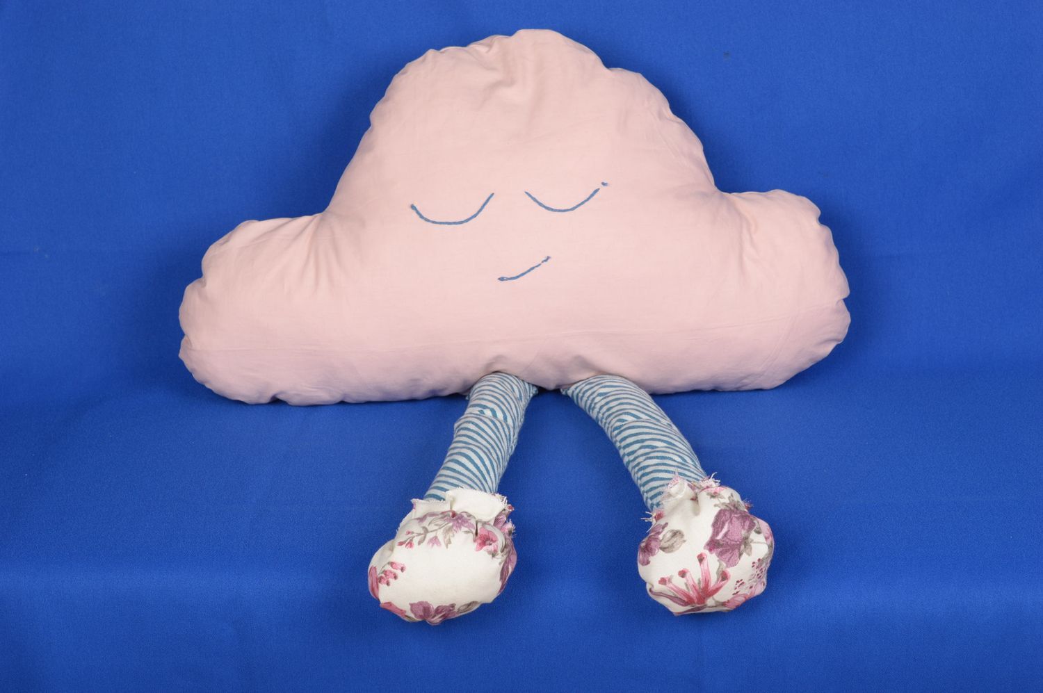 Игрушка-подушка ручной работы детская игрушка диванная подушка Облачко фото 1