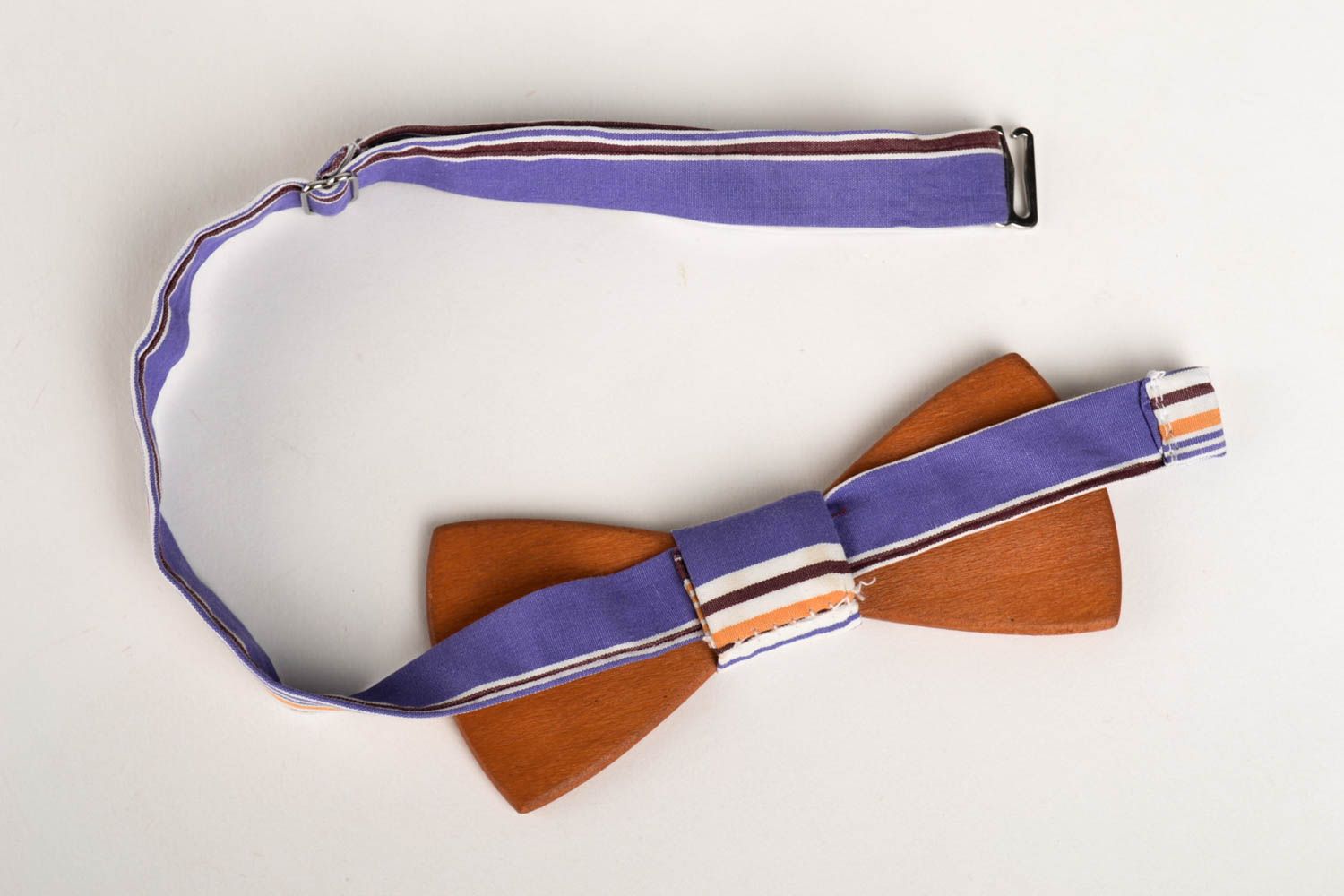 Corbata de lazo artesanal pajarita moderna accesorio unisex de madera original foto 2