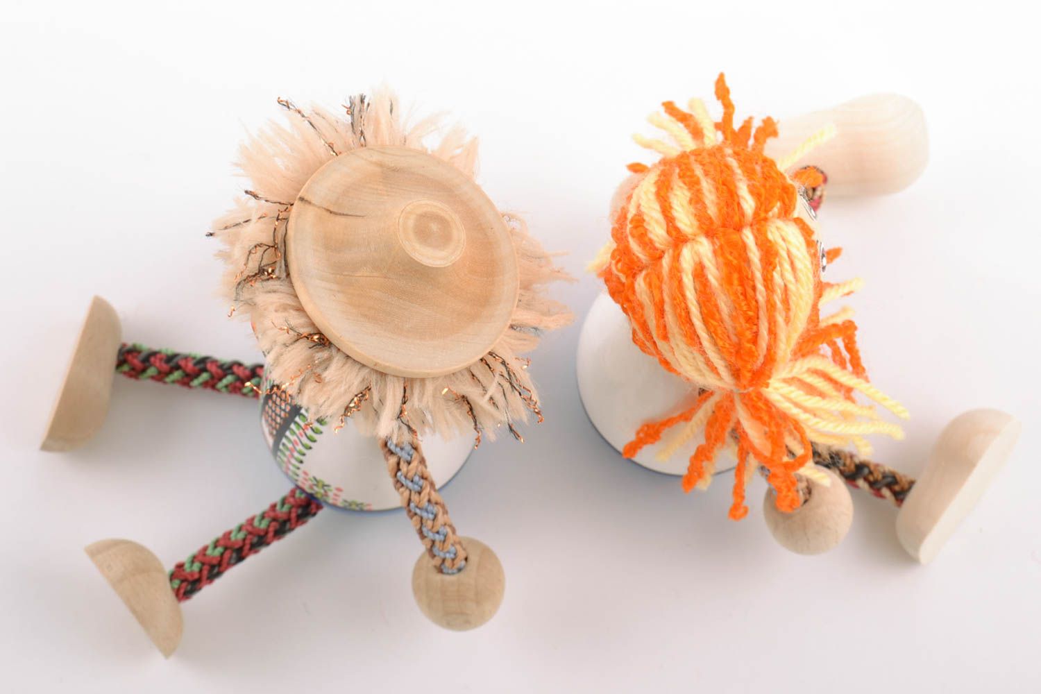 Авторские деревянные эко игрушки казак и казачка ручной работы 2 штуки для детей фото 5
